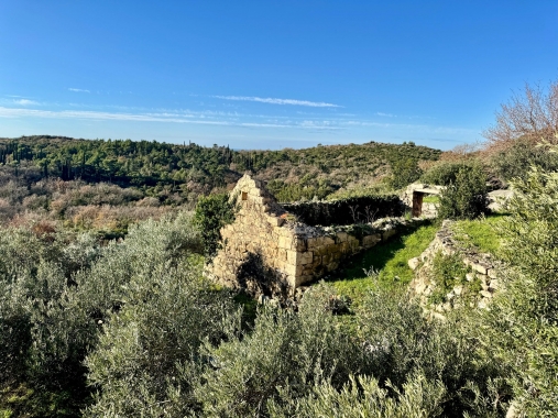 Konavle Kamene ruševine sa zemljištem
